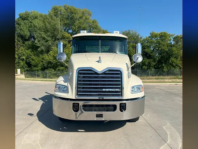 2017 MACK CXU613