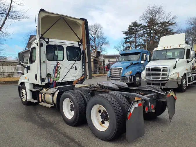 2020 FREIGHTLINER/MERCEDES CASCADIA 125