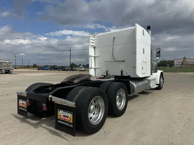 2015 Peterbilt 389