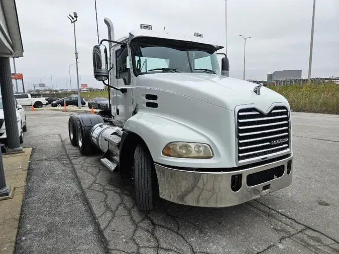 2015 MACK CXU613