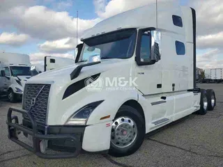 2020 VOLVO VNL64T760