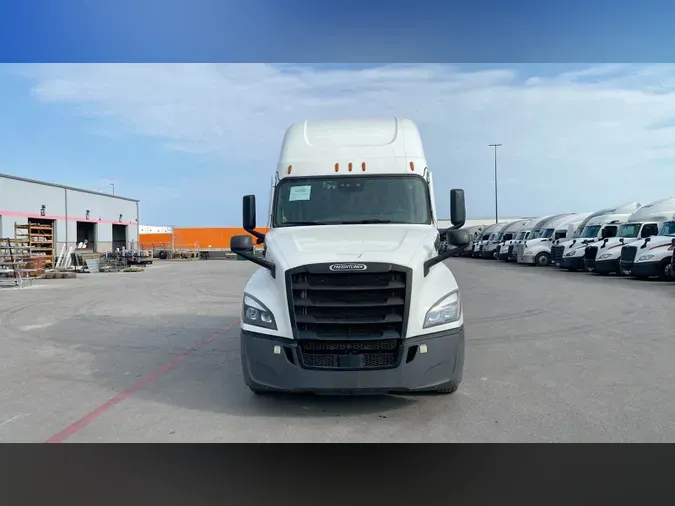2023 Freightliner Cascadia 126