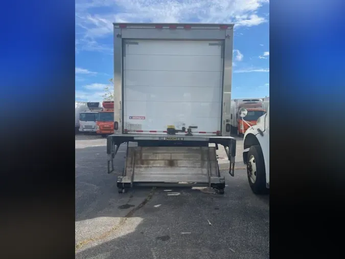 2021 FREIGHTLINER/MERCEDES M2 106