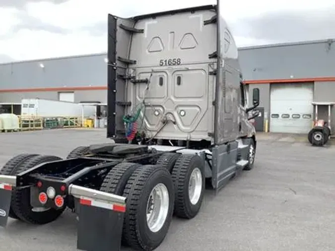 2021 Freightliner Cascadia