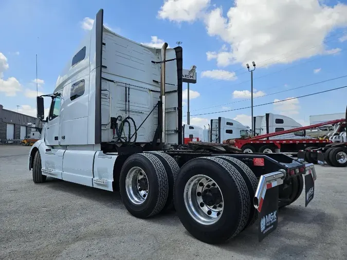 2020 VOLVO VNL64T760