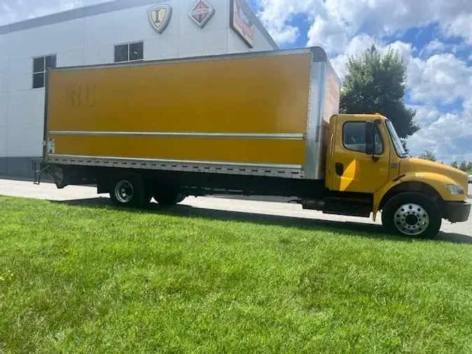2019 Freightliner Business Class M2 106
