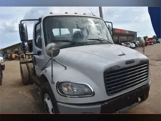 2013 FREIGHTLINER BUSINESS CLASS M2 106