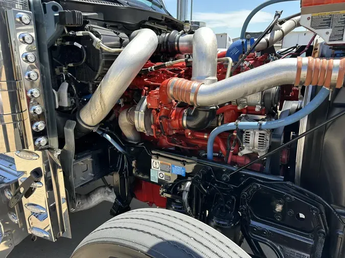 2025 Peterbilt 589246870684648c75d4feb22022c2517cc