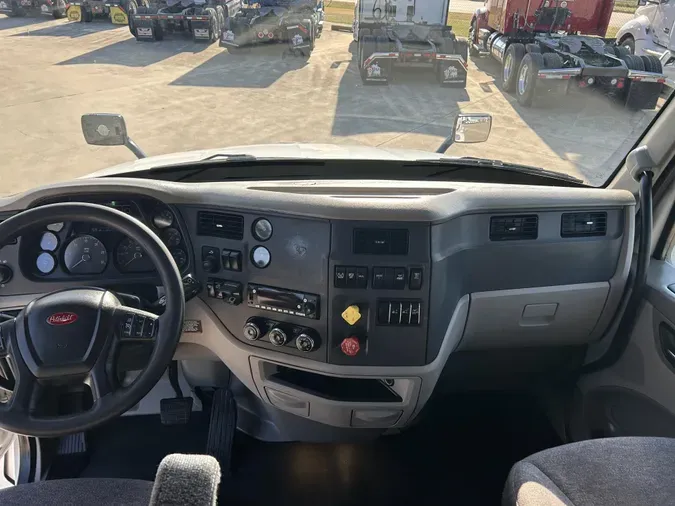 2022 Peterbilt 579
