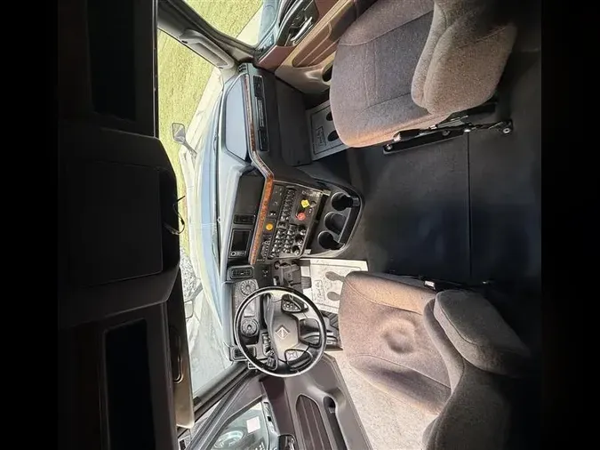 2022 INTERNATIONAL LT625