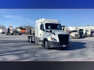 2021 Freightliner Cascadia 126