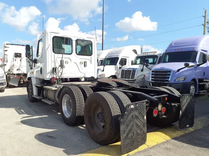 2017 FREIGHTLINER/MERCEDES CASCADIA 125