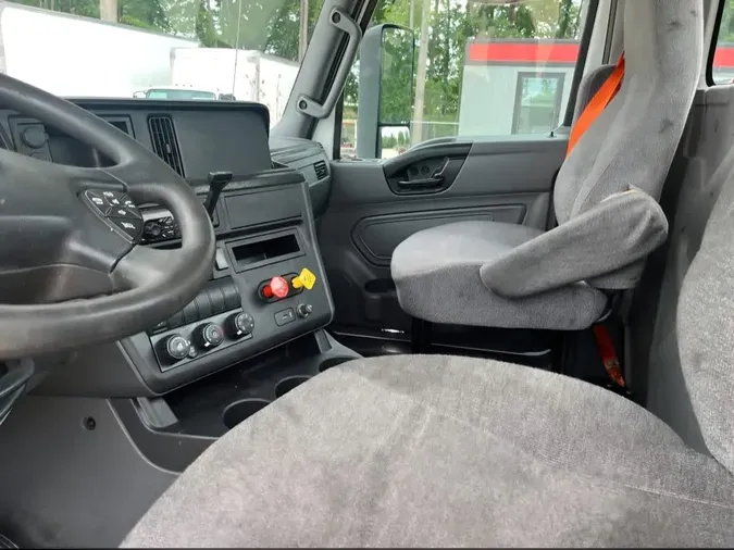 2019 NAVISTAR INTERNATIONAL LT625 DAYCAB T/A247139598a22e7581d7172c65eee7462