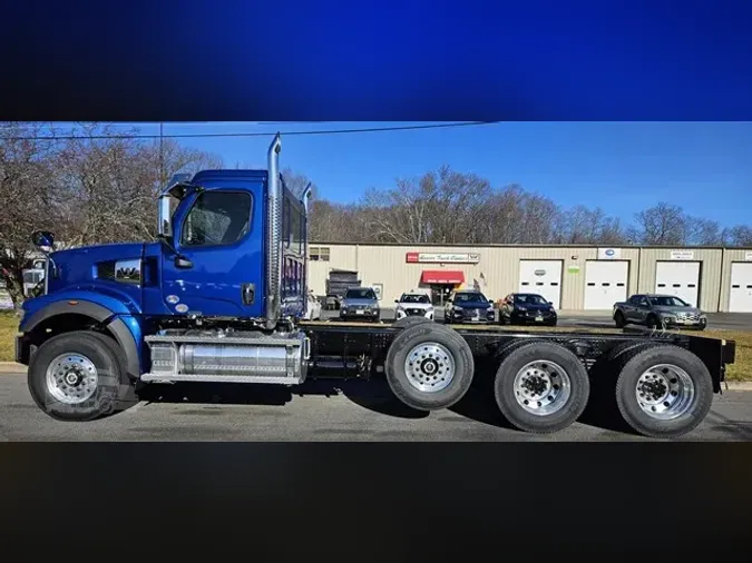 2025 WESTERN STAR 49X