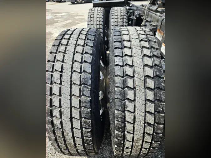 2021 FREIGHTLINER CASCADIA CA126