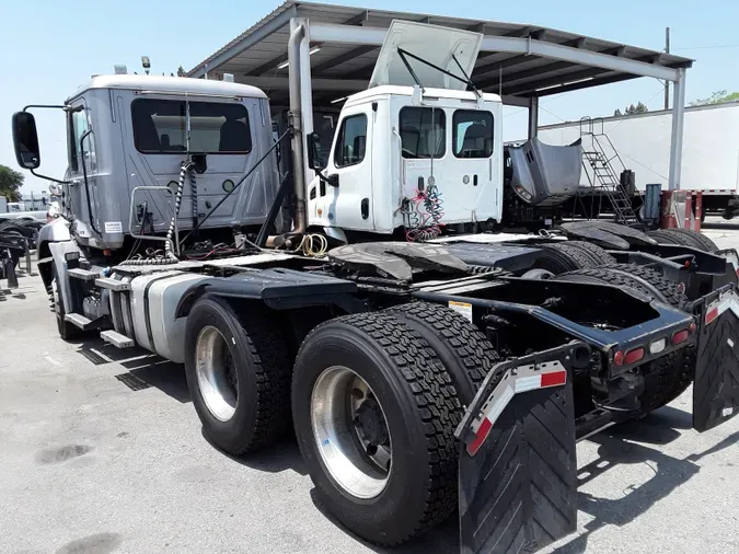 2017 MACK TRUCKS, INC. CXU600