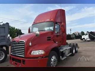 2016 MACK PINNACLE CXU613
