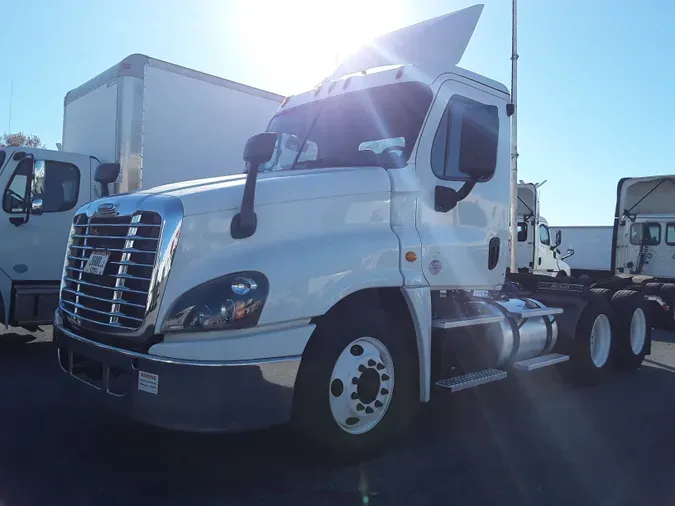 2018 FREIGHTLINER/MERCEDES CASCADIA 125