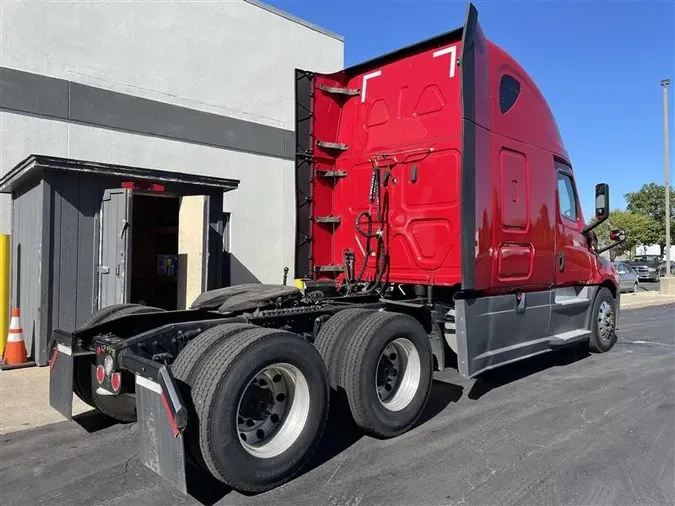 2020 FREIGHTLINER CASCADIA