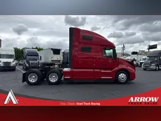 2021 VOLVO VNL760