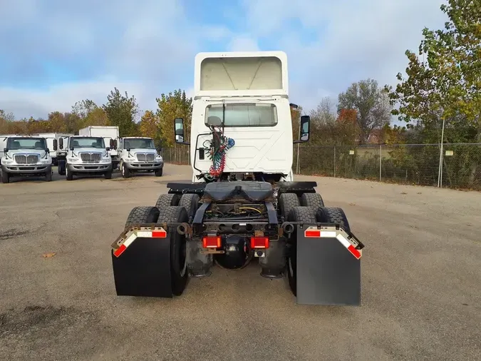 2019 NAVISTAR INTERNATIONAL LT625 DAYCAB T/A