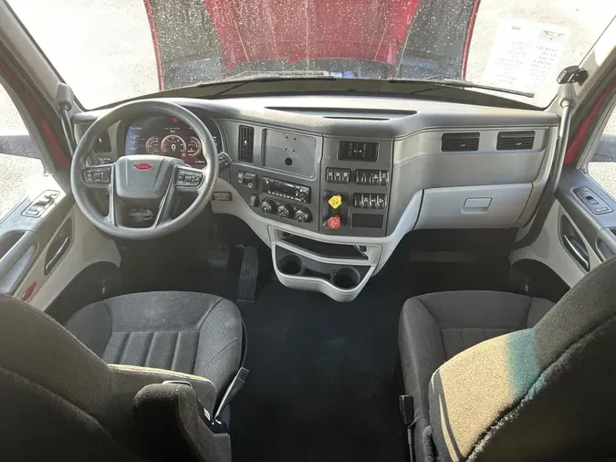 2022 Peterbilt 579
