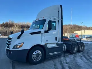2021 FREIGHTLINER CA126
