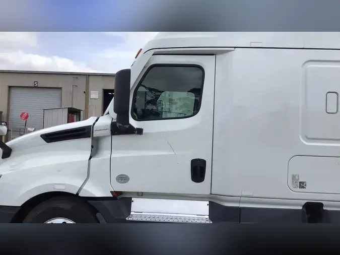 2022 Freightliner Cascadia 126