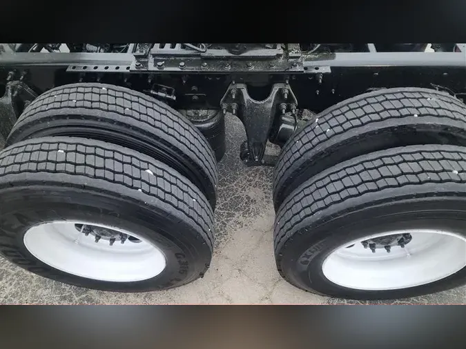 2022 INTERNATIONAL LT