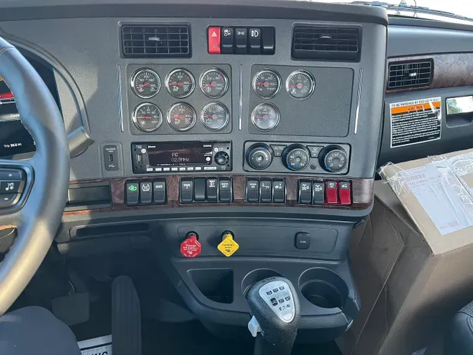 2026 Kenworth T880249318f1763c7340b346418735c97da0