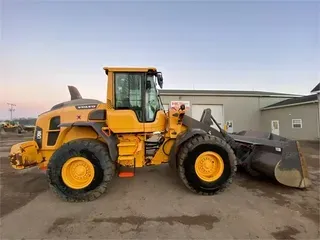 2017 VOLVO L70H
