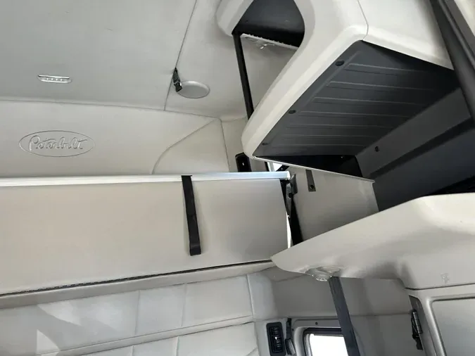 2021 Peterbilt 579