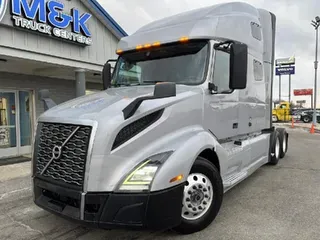 2020 VOLVO VNL64T760