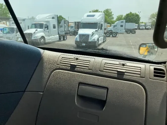 2018 FREIGHTLINER X12564ST