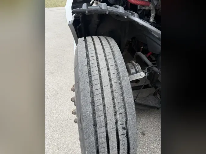 2022 FREIGHTLINER Cascadia 126