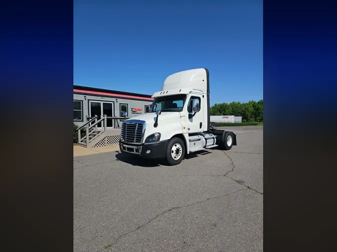 2018 FREIGHTLINER/MERCEDES CASCADIA 125