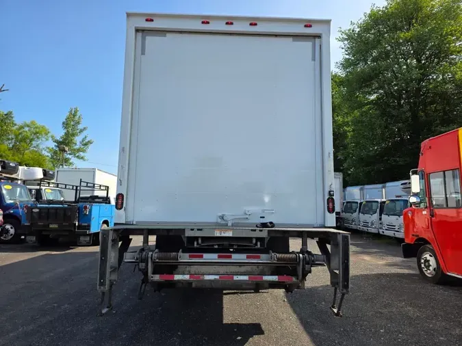 2018 FREIGHTLINER M2 106