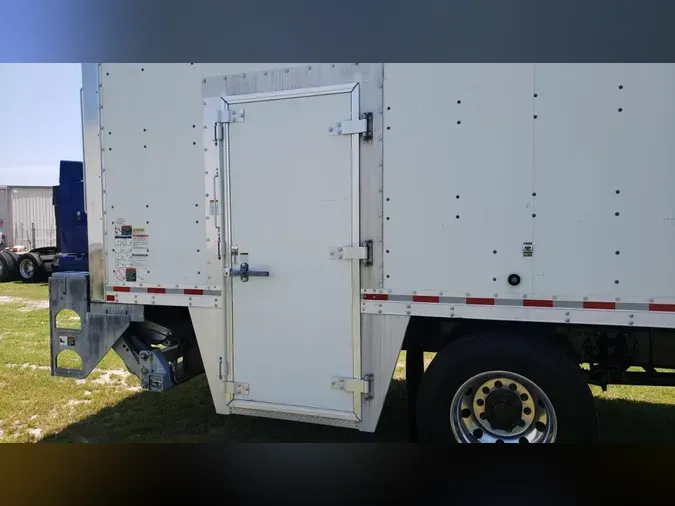 2020 Peterbilt 337