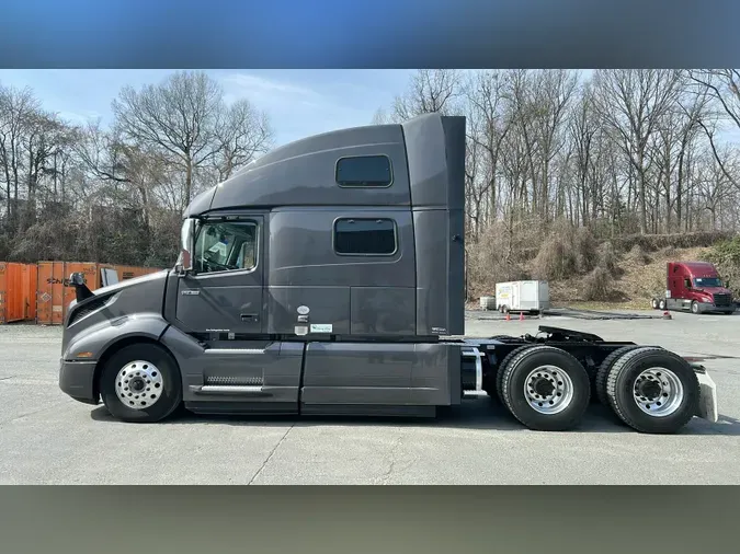 2023 Volvo VNL860