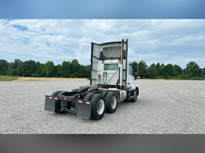 2016 Volvo VNL300