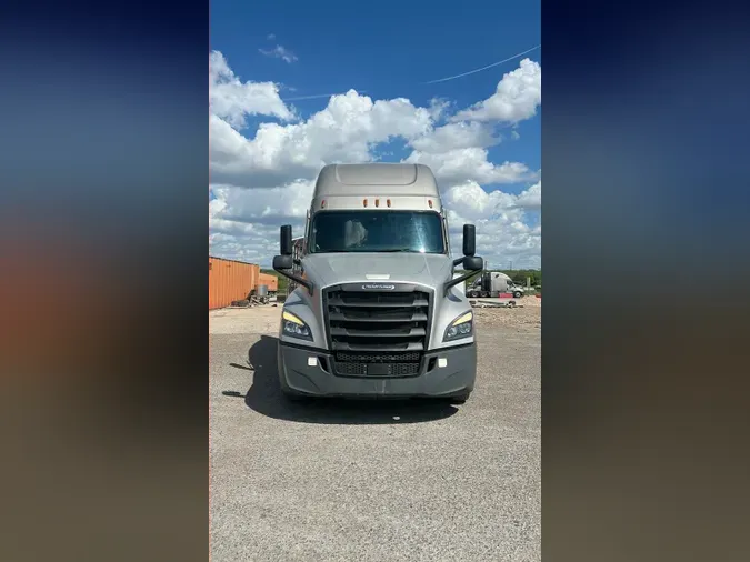 2022 Freightliner Cascadia 126