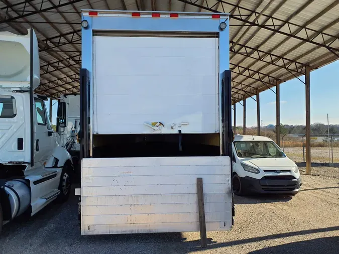 2017 FREIGHTLINER/MERCEDES M2 106