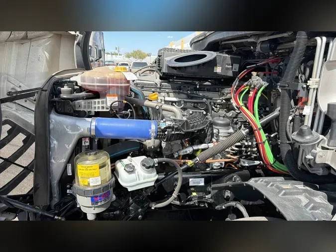 2025 Freightliner Cascadia 126