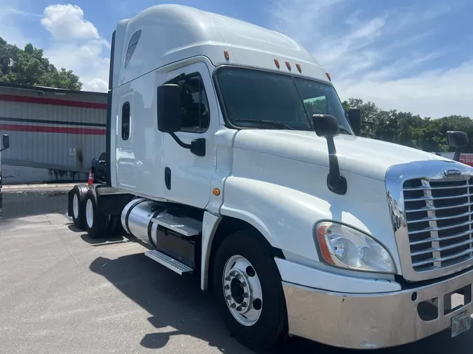 2018 FREIGHTLINER/MERCEDES CASCADIA 125