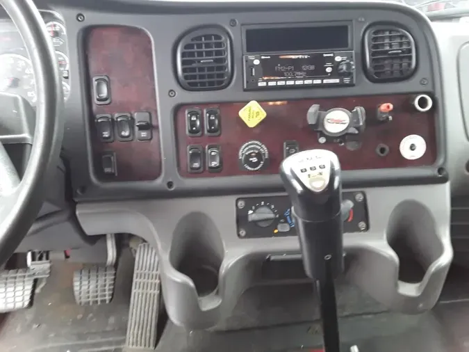 2015 FREIGHTLINER M2 112