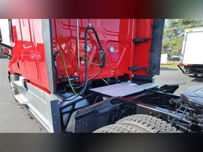 2022 FREIGHTLINER CA126