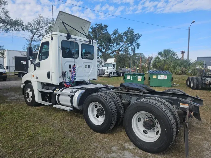 2018 FREIGHTLINER/MERCEDES CASCADIA 125