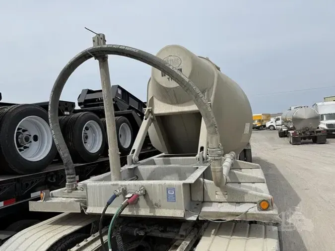 2007 VANTAGE 1000 CUBE PNUEMATIC TANK
