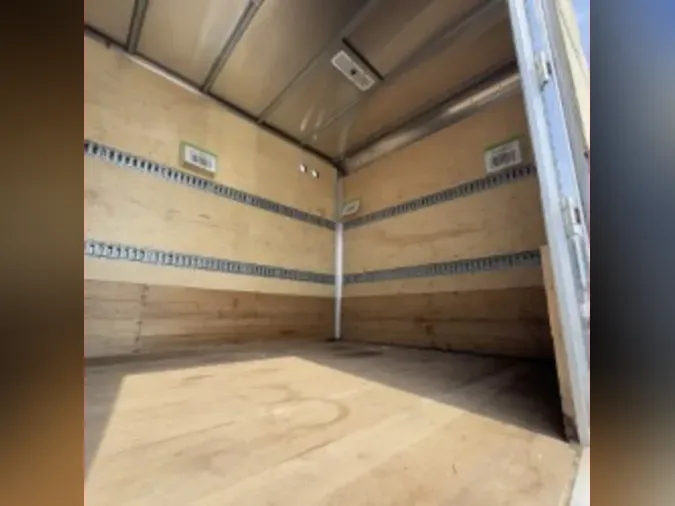 2022 FREIGHTLINER/MERCEDES M2 106