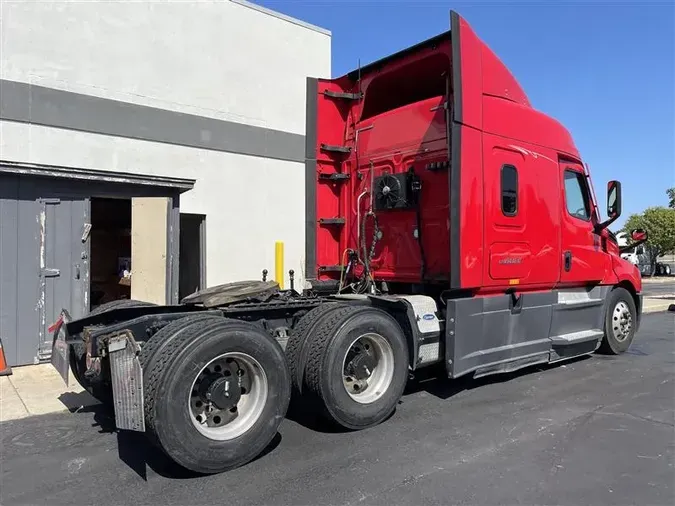 2021 FREIGHTLINER CA126